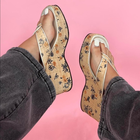 Lolita Shoes - ❌SOLD-DEPOP❌ Lolita Floral Platform Thong Sandals
